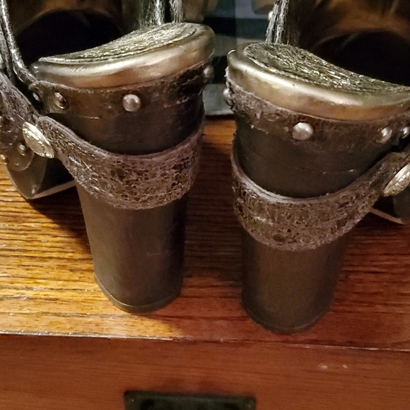 Vince Camuto Clogs - Picture 5 of 5